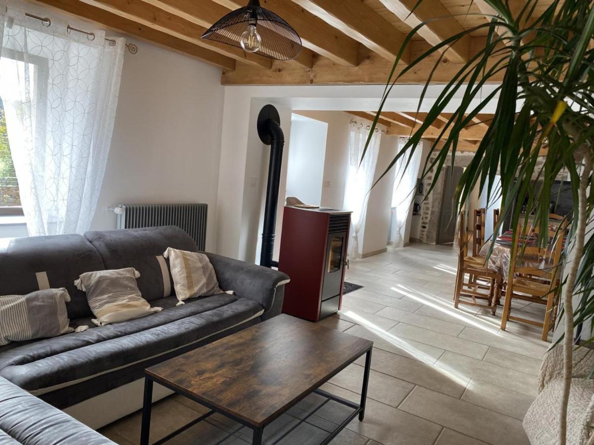 Gite De Charme Avec Jardin Et Wifi A Chalmazel-Jeansagniere - Fr-1-496-249 Exterior foto